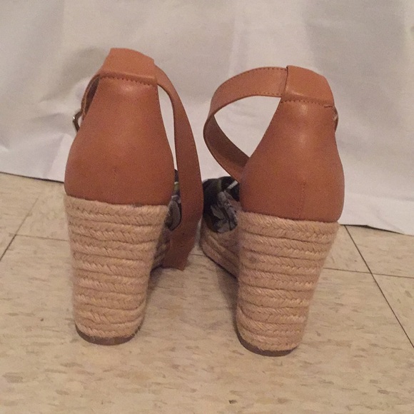 High Heel Beach Wedges - Picture 3 of 4